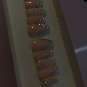 Elegant Pink Press-On Nails with Rhinestone Accents